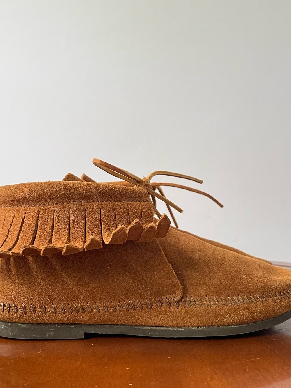 Minnetonka Classic Fringe Moccasin Boot | US 7